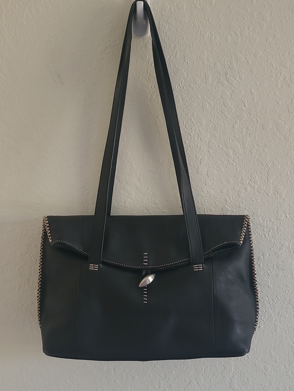Bob Timberlake Classic Black  Leather Shoulder Tote Sleek Everyday Bag. Medium.